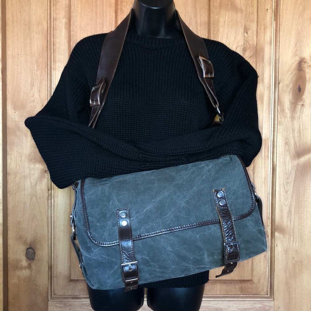 Sundance Black and Brown Satchel - Picture 3 of 16